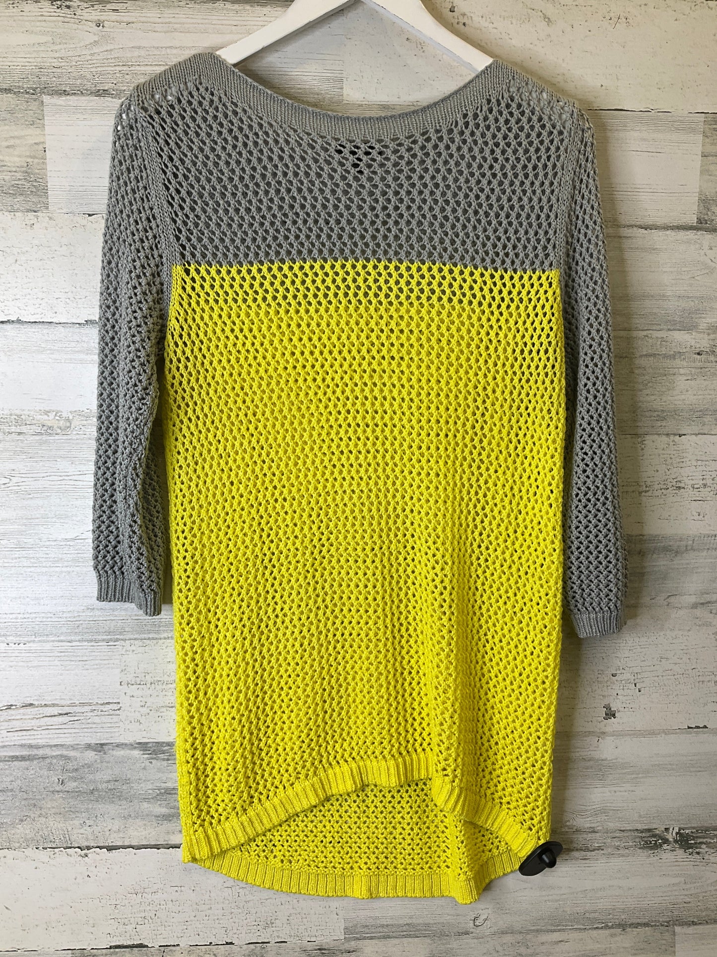 Sweater By Apt 9 In Grey & Yellow, Size: M