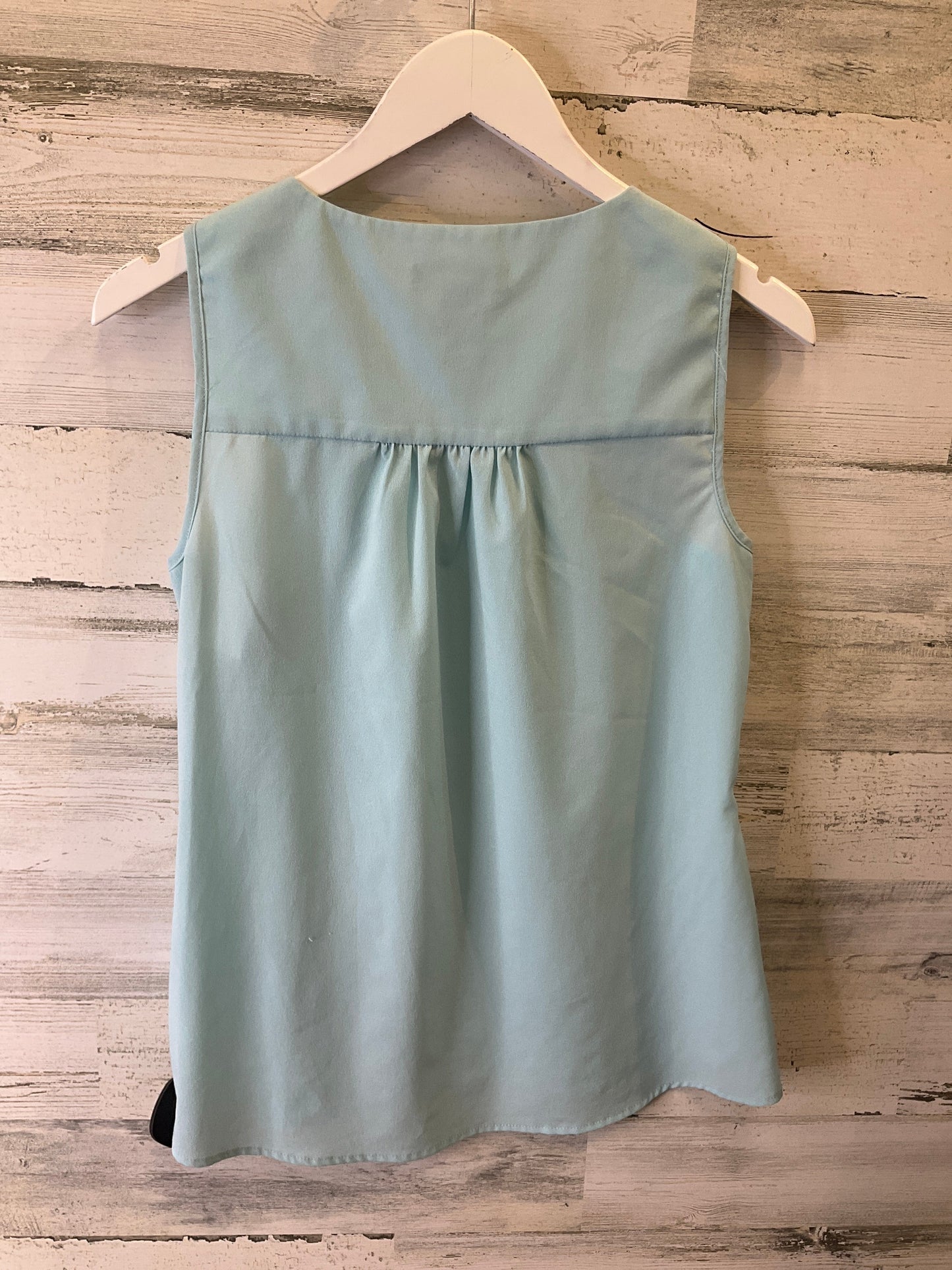 Aqua Top Sleeveless Clothes Mentor, Size M