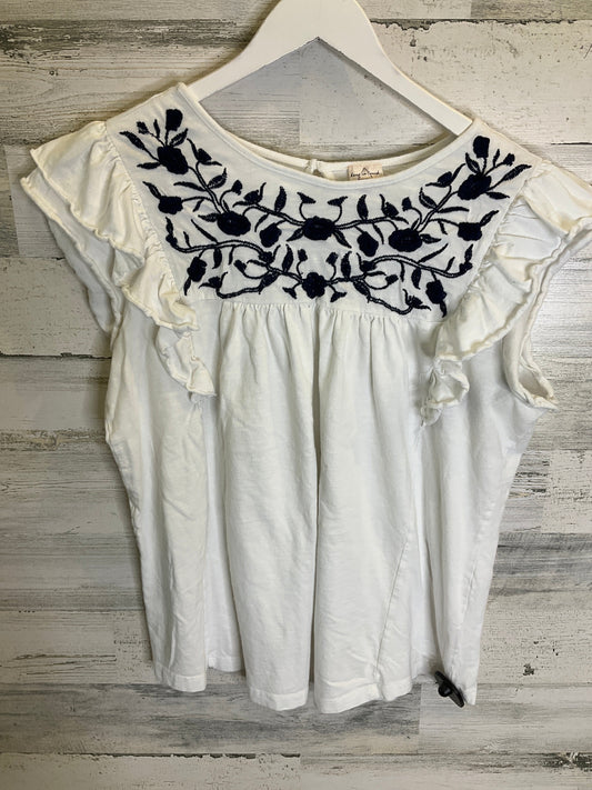 White Top Short Sleeve Clothes Mentor, Size L