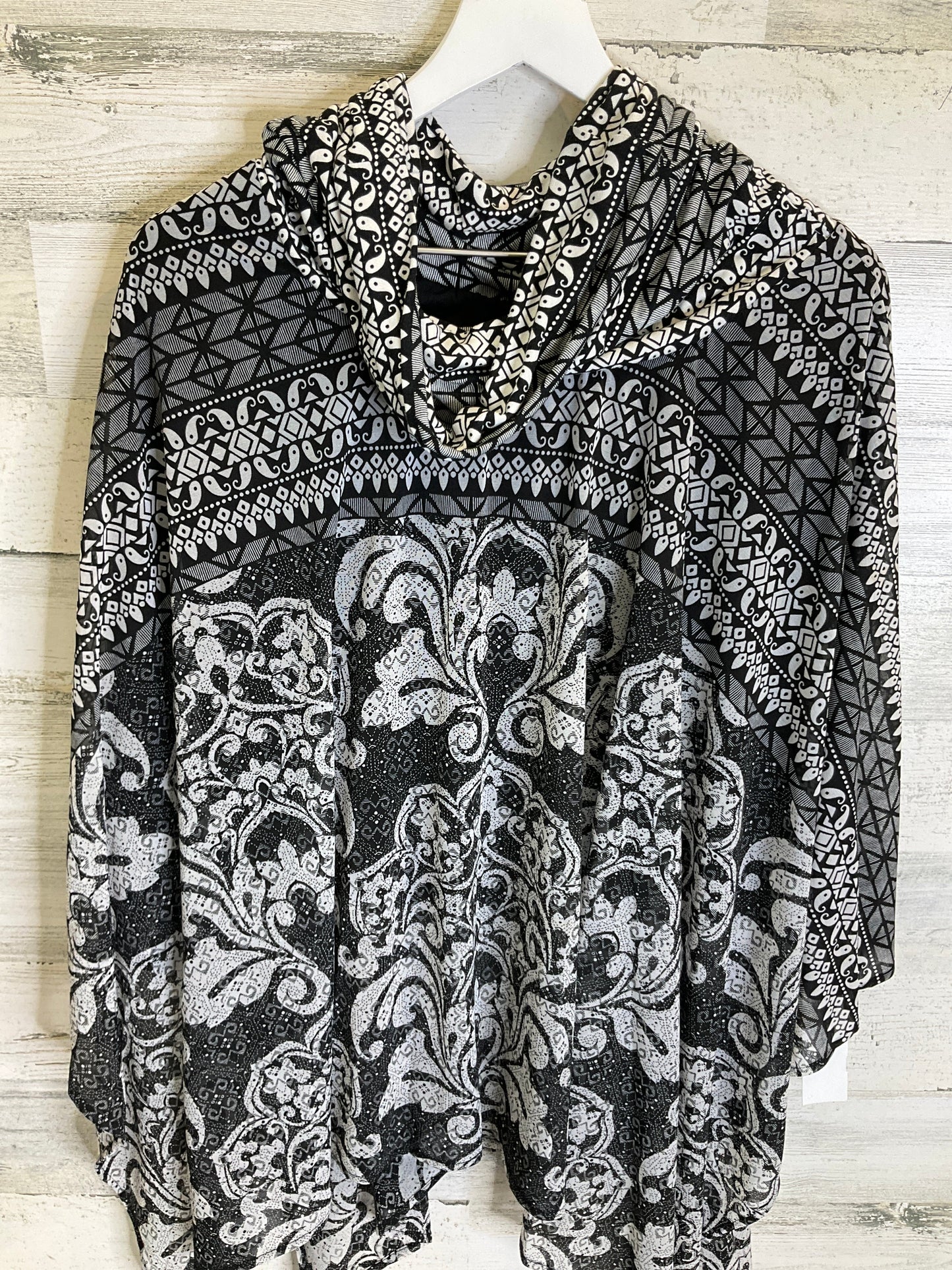 Poncho By International Concepts In Black & White, Size: M