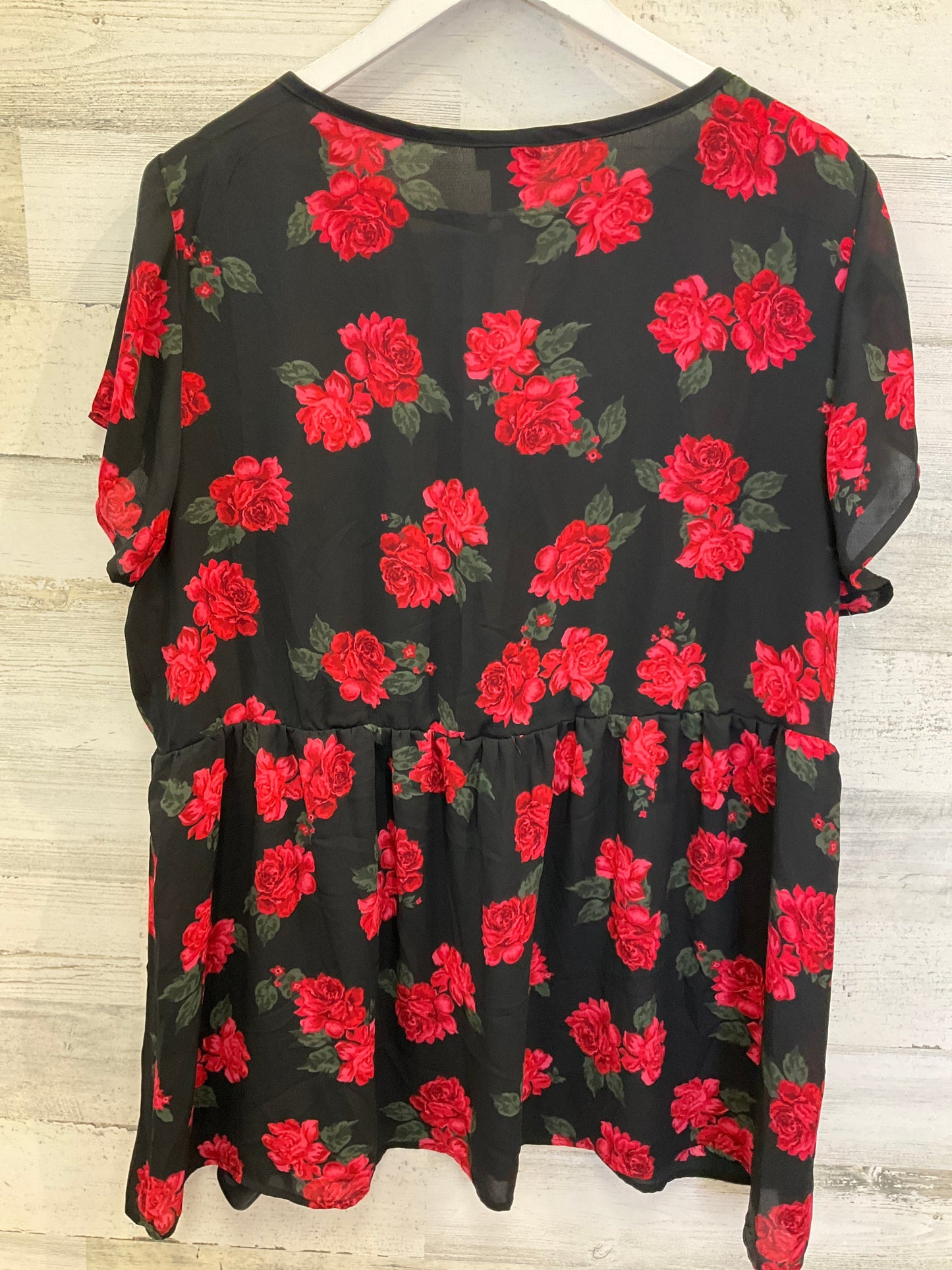 Black & Red Top Short Sleeve Torrid, Size 2x