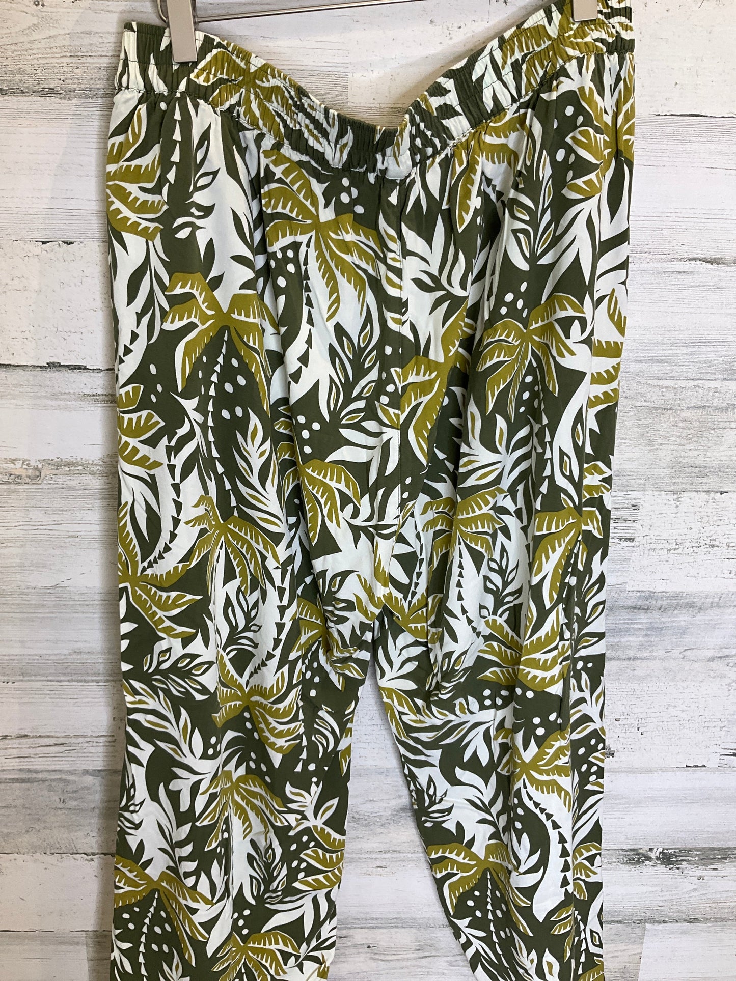 Green & White Pants Wide Leg Old Navy, Size Xl