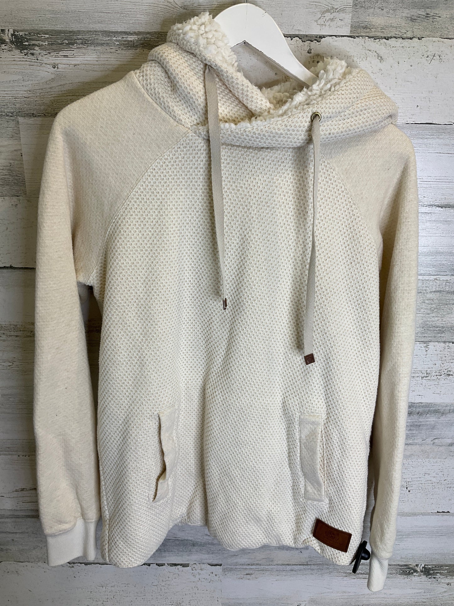 Sweatshirt Hoodie By Clothes Mentor In Cream, Size: S