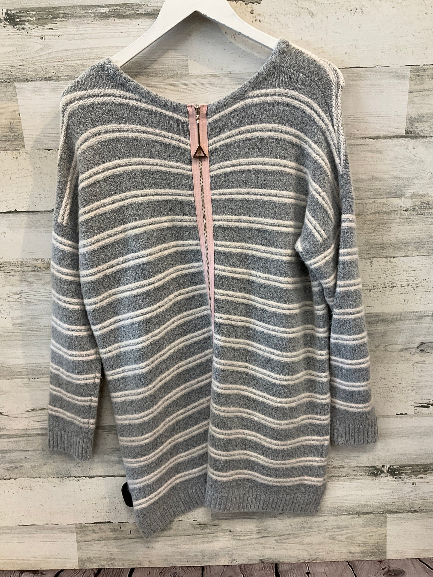 Sweater By Soft Surroundings In Grey & White, Size: S