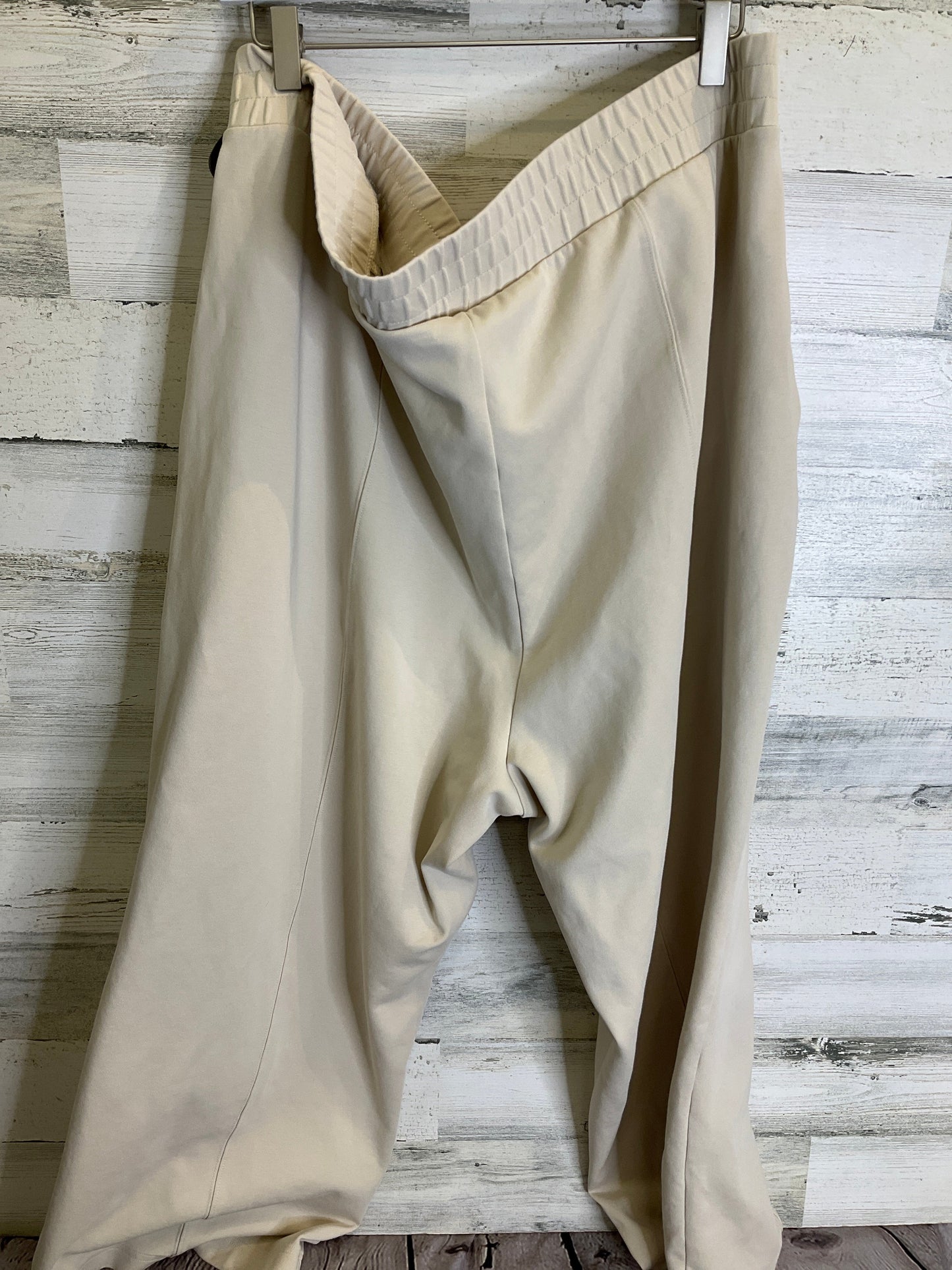 Athletic Pants By Old Navy In Cream, Size: 3x