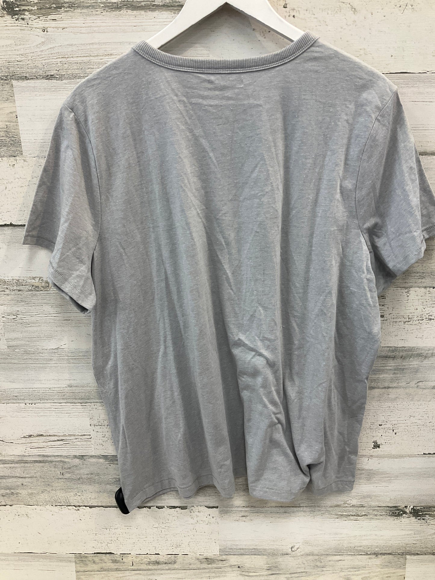 Top Short Sleeve By Maurices In Grey, Size: 2x