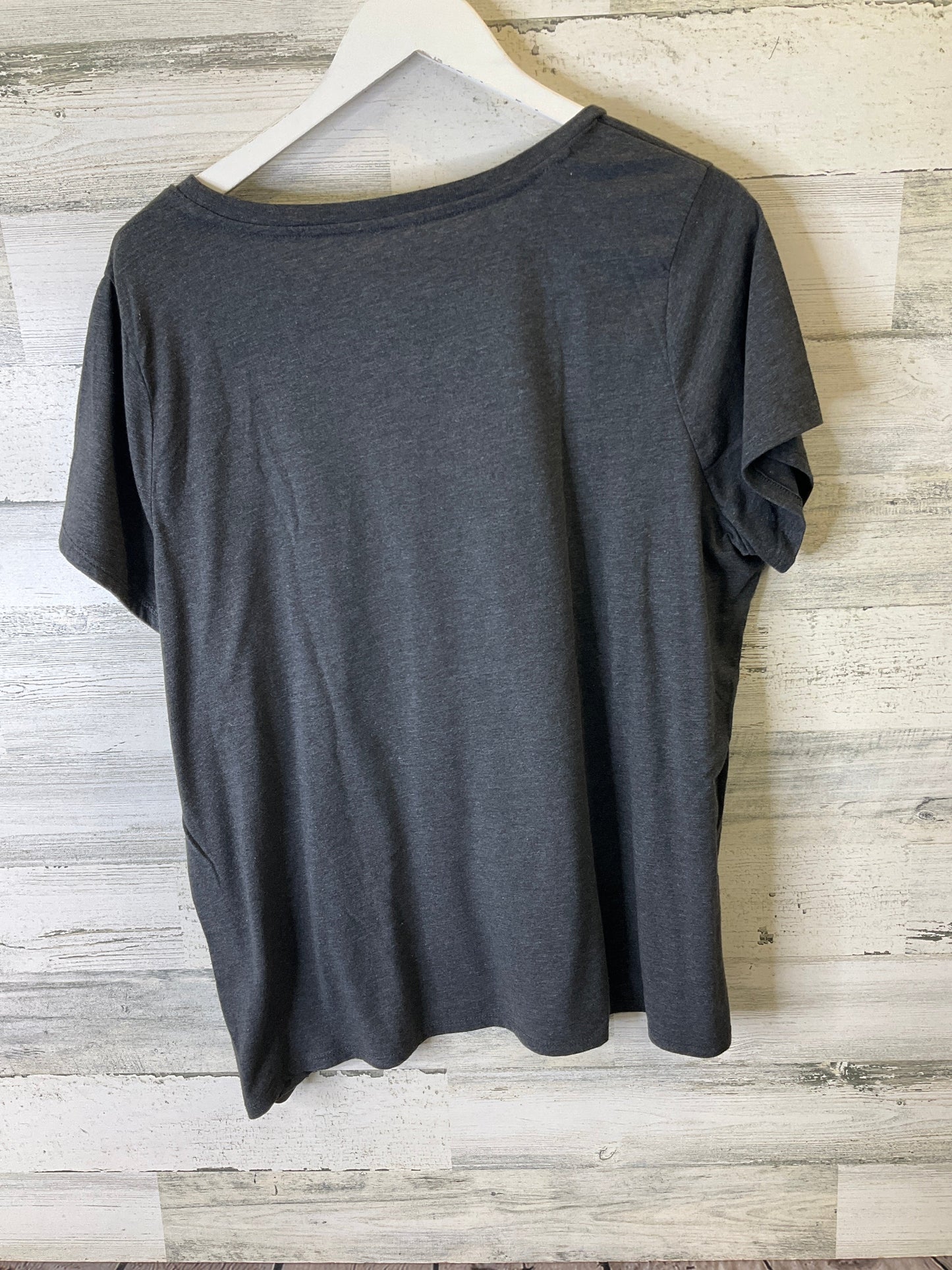 Top Short Sleeve By Clothes Mentor In Grey, Size: 1x