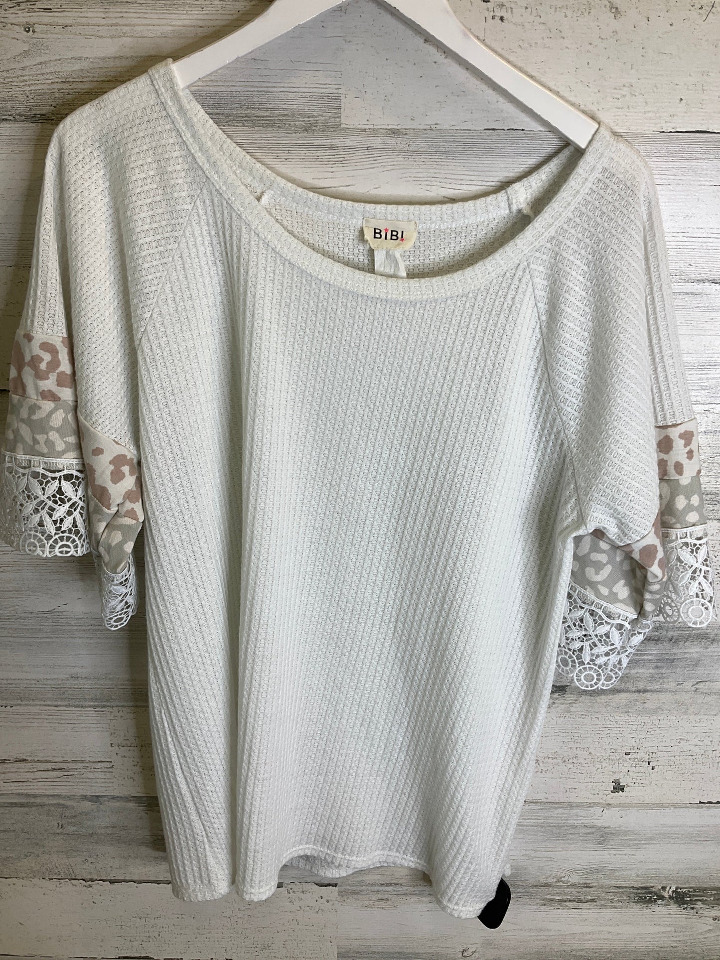 White Top 3/4 Sleeve Bibi, Size L