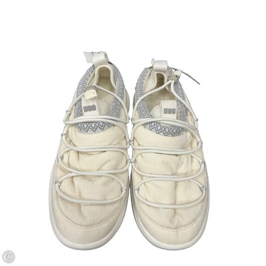Shoes Designer By Ugg In White, Size: 9