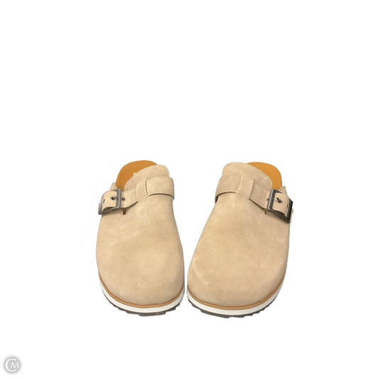 Shoes Flats By Eddie Bauer In Beige, Size: 11