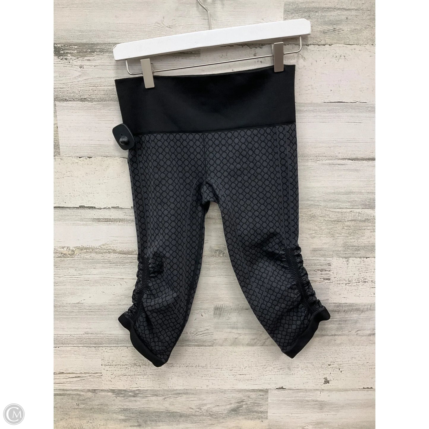 Athletic Leggings Capris By Lululemon In Black & Grey, Size: 6
