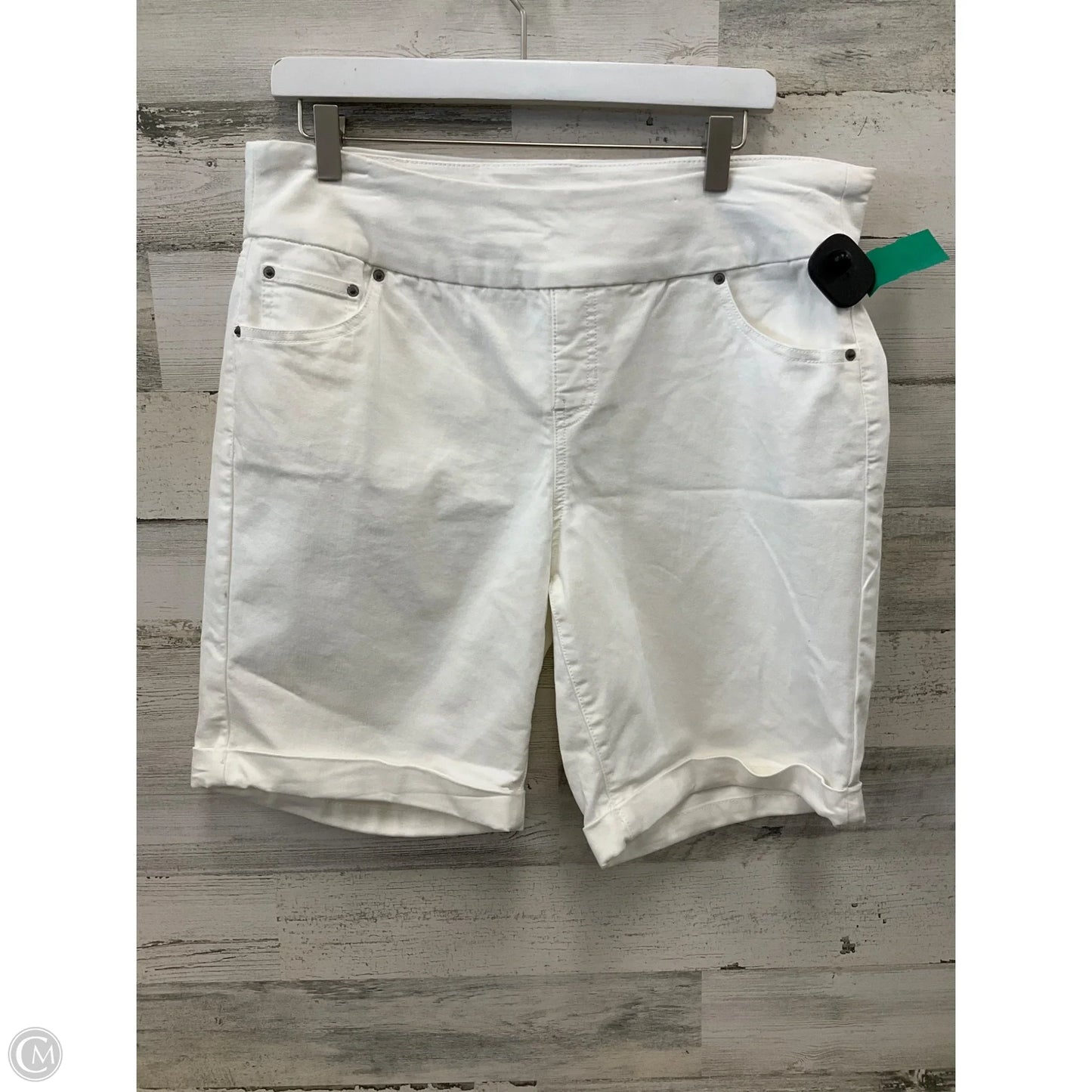 Shorts By Clothes Mentor In White, Size: 1x