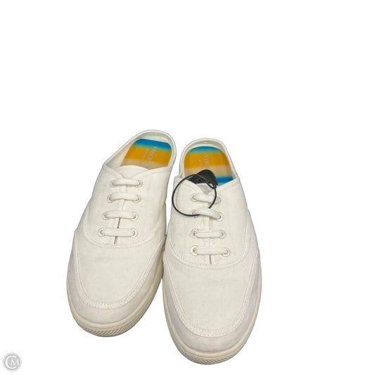 Shoes Flats By Vince Camuto In White, Size: 11