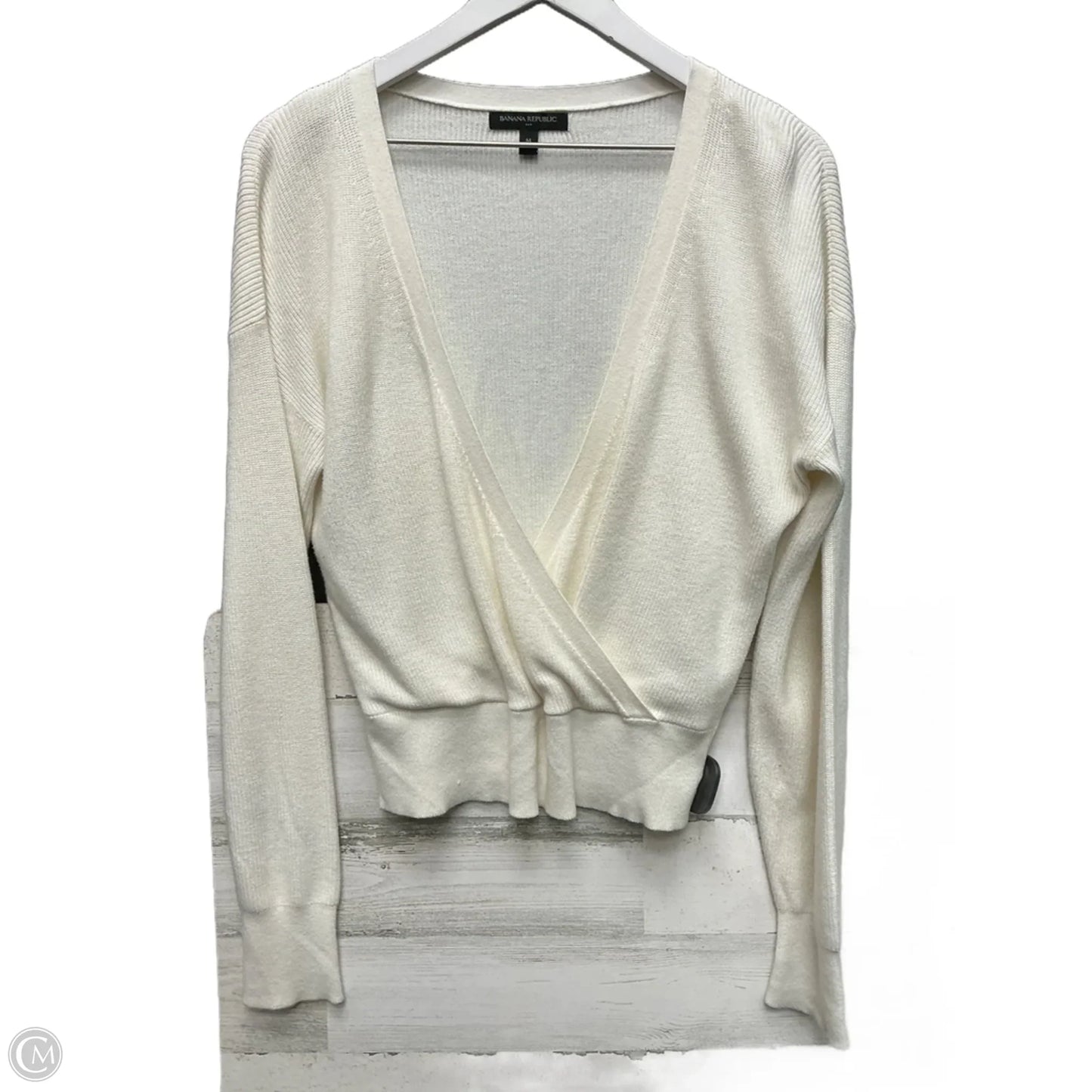 Sweater By Banana Republic In Ivory, Size: M