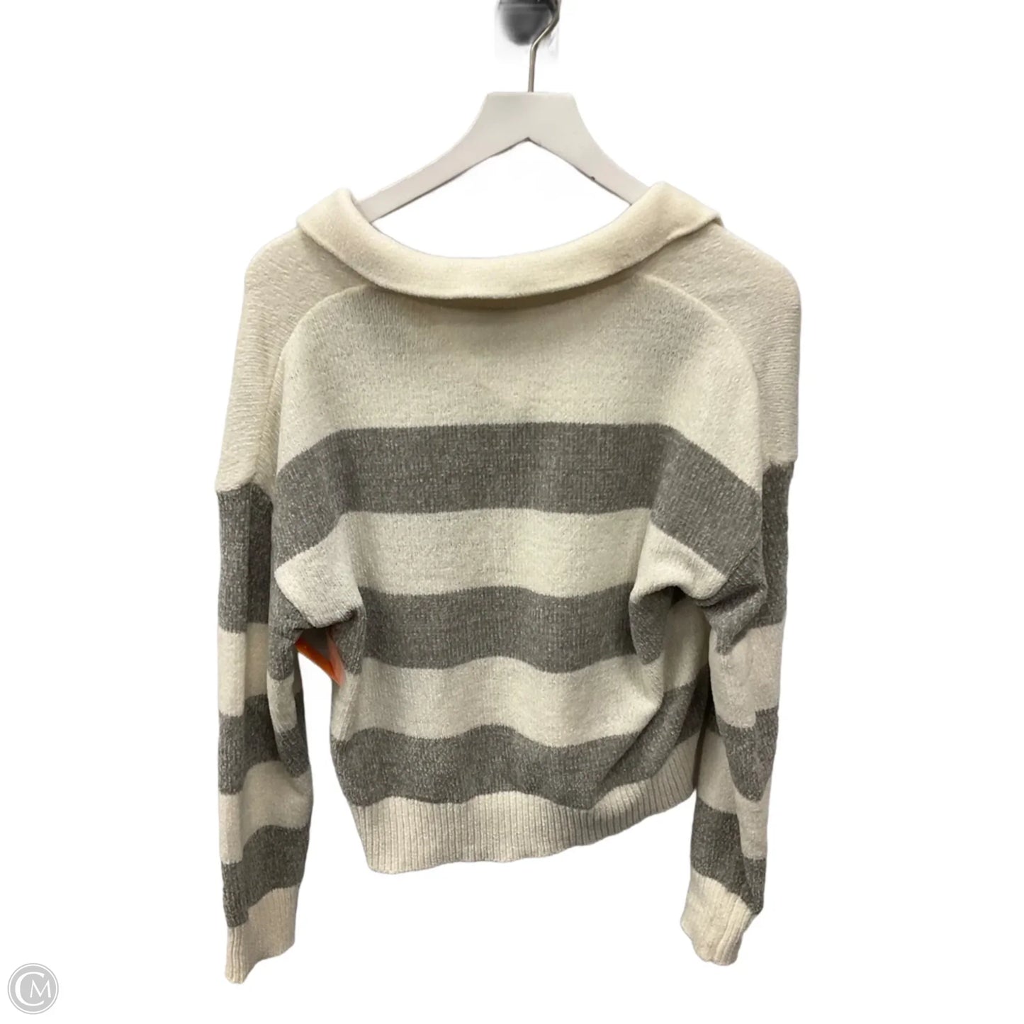 Sweatshirt Collar By Clothes Mentor In Cream & Grey, Size: M
