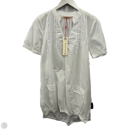 Tunic Short Sleeve By Clothes Mentor In White, Size: S
