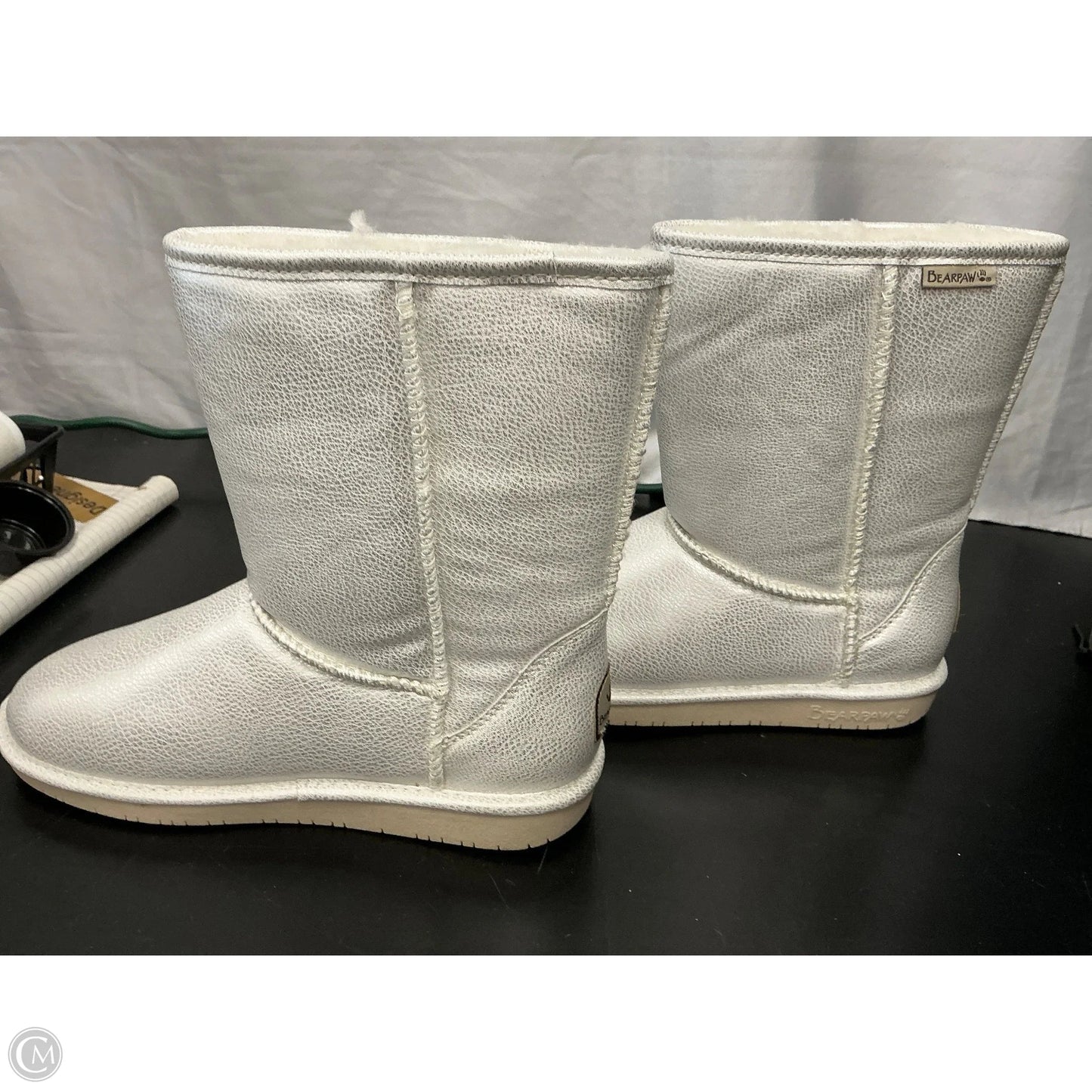Boots Snow By Bearpaw In Silver, Size: 9