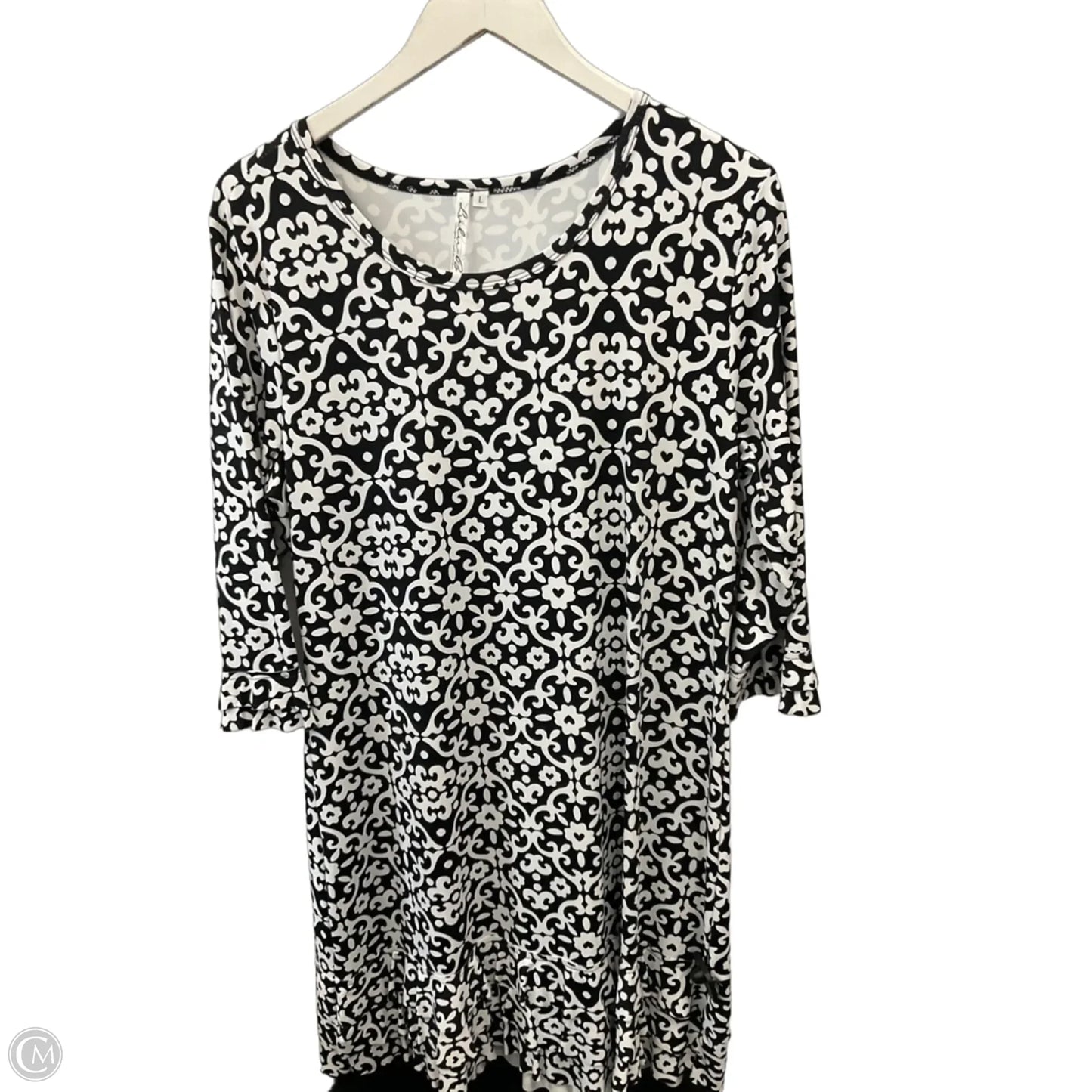 Dress Casual Short By Lulu B In Black & White, Size: L