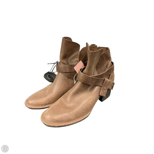 Boots Designer By Ugg In Brown, Size: 8