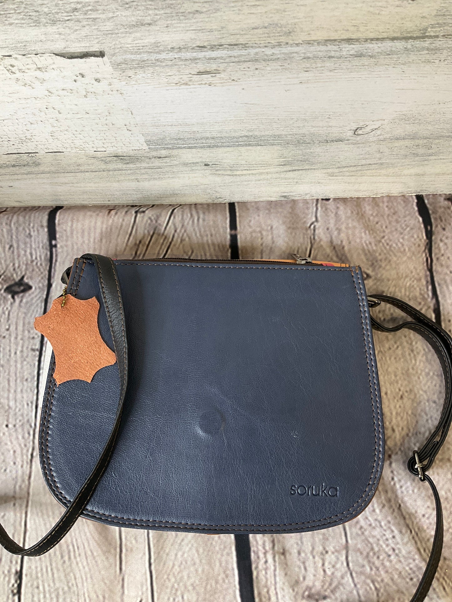 Crossbody Leather By Clothes Mentor  Size: Medium