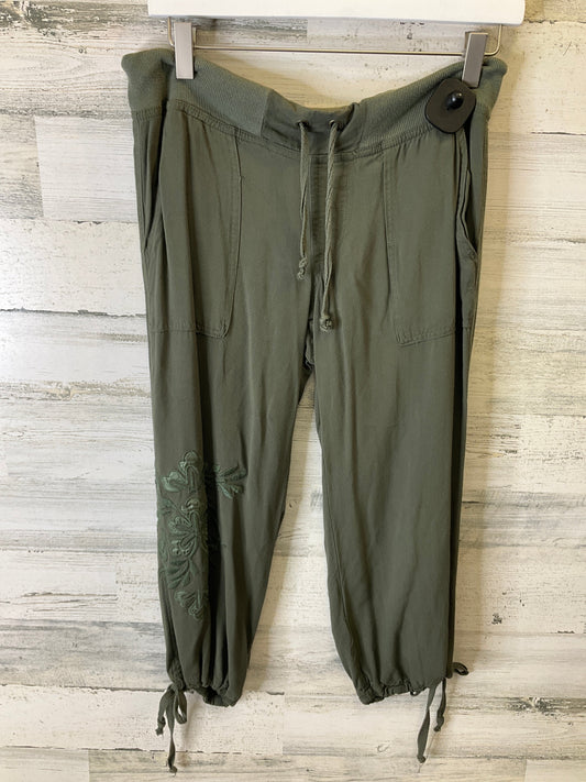 Capris By Clothes Mentor In Green, Size: 6