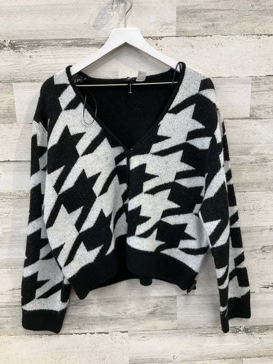 Sweater Cardigan By Divided In Black White, Size: L