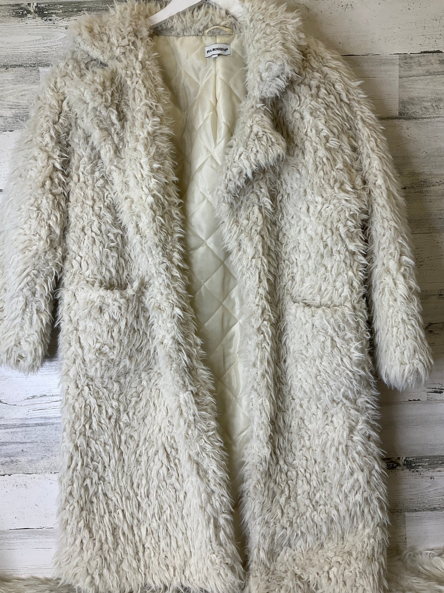 Coat Faux Fur & Sherpa By Clothes Mentor In Cream, Size: S