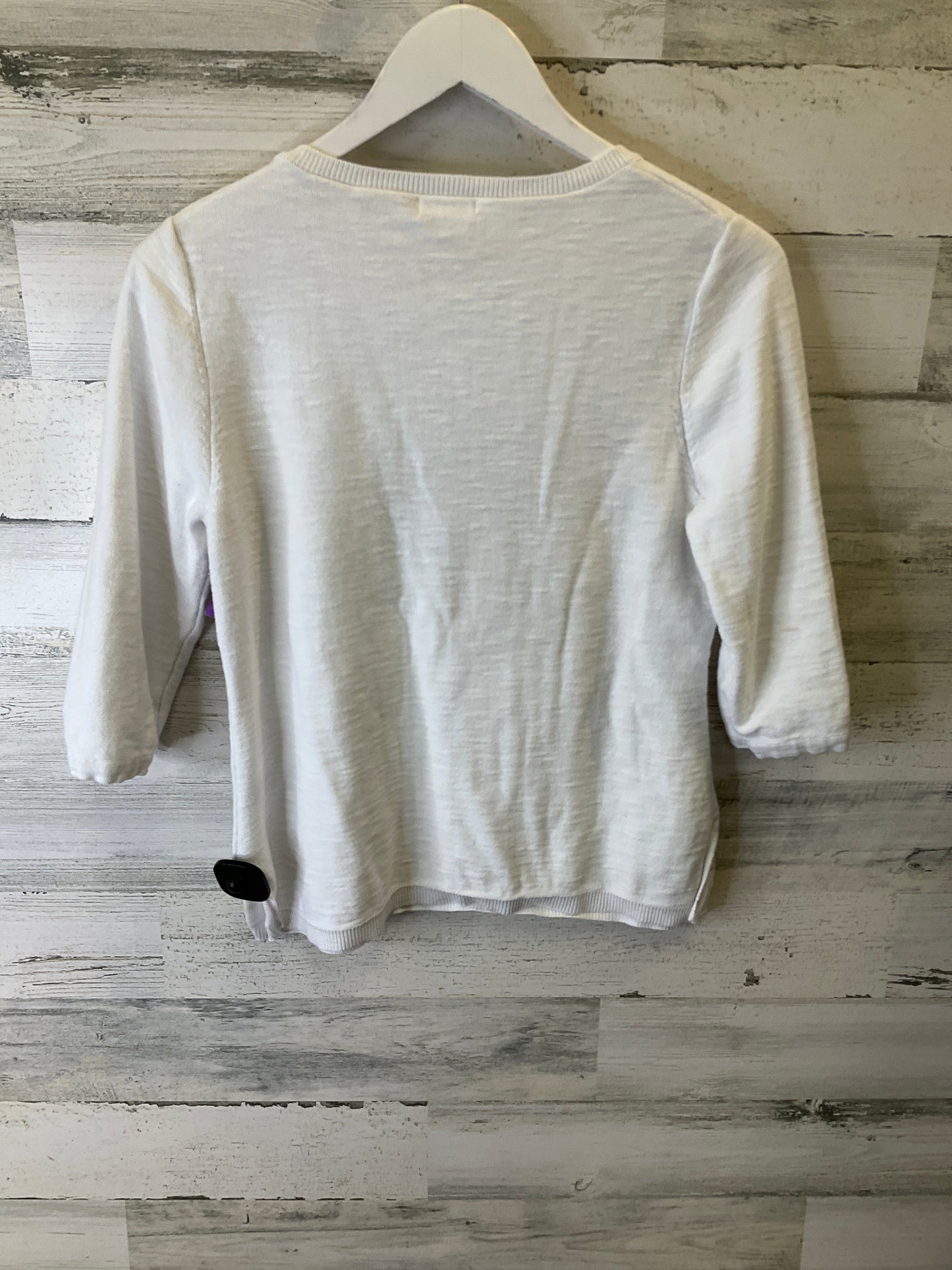 White Top 3/4 Sleeve Clothes Mentor, Size M