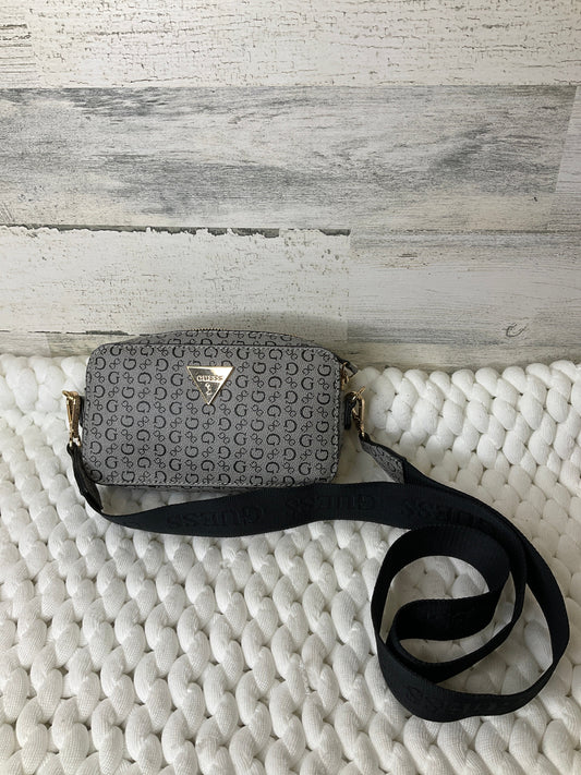 Crossbody By Guess  Size: Small