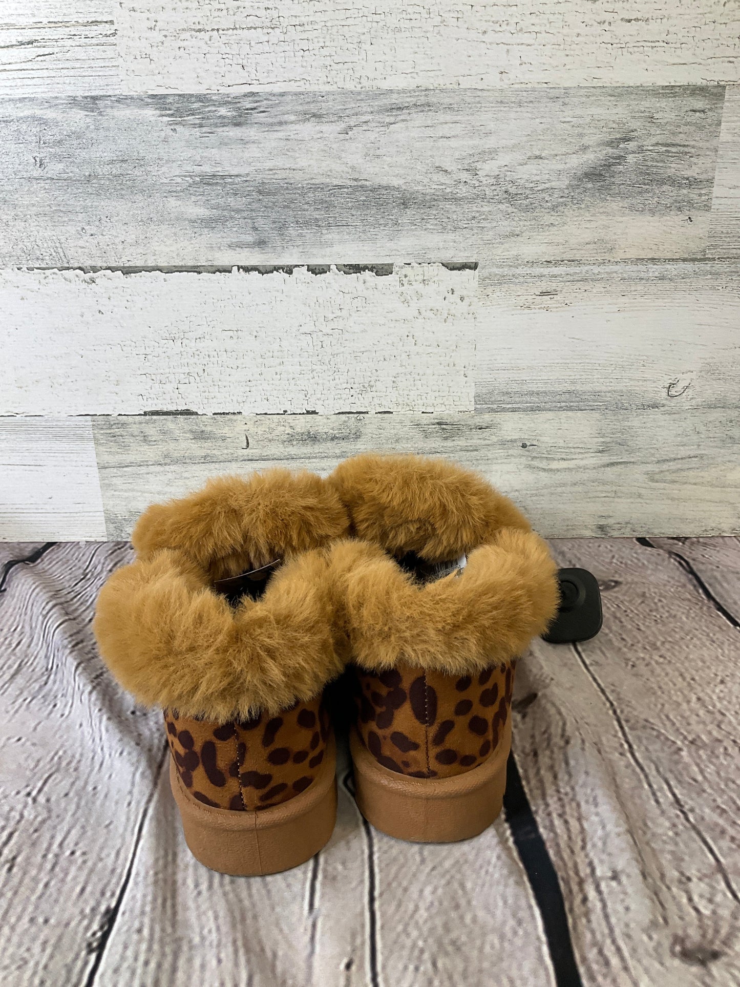 Slippers By Rouge  Size: 9
