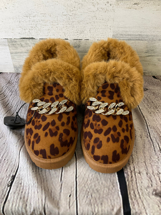 Slippers By Rouge  Size: 9