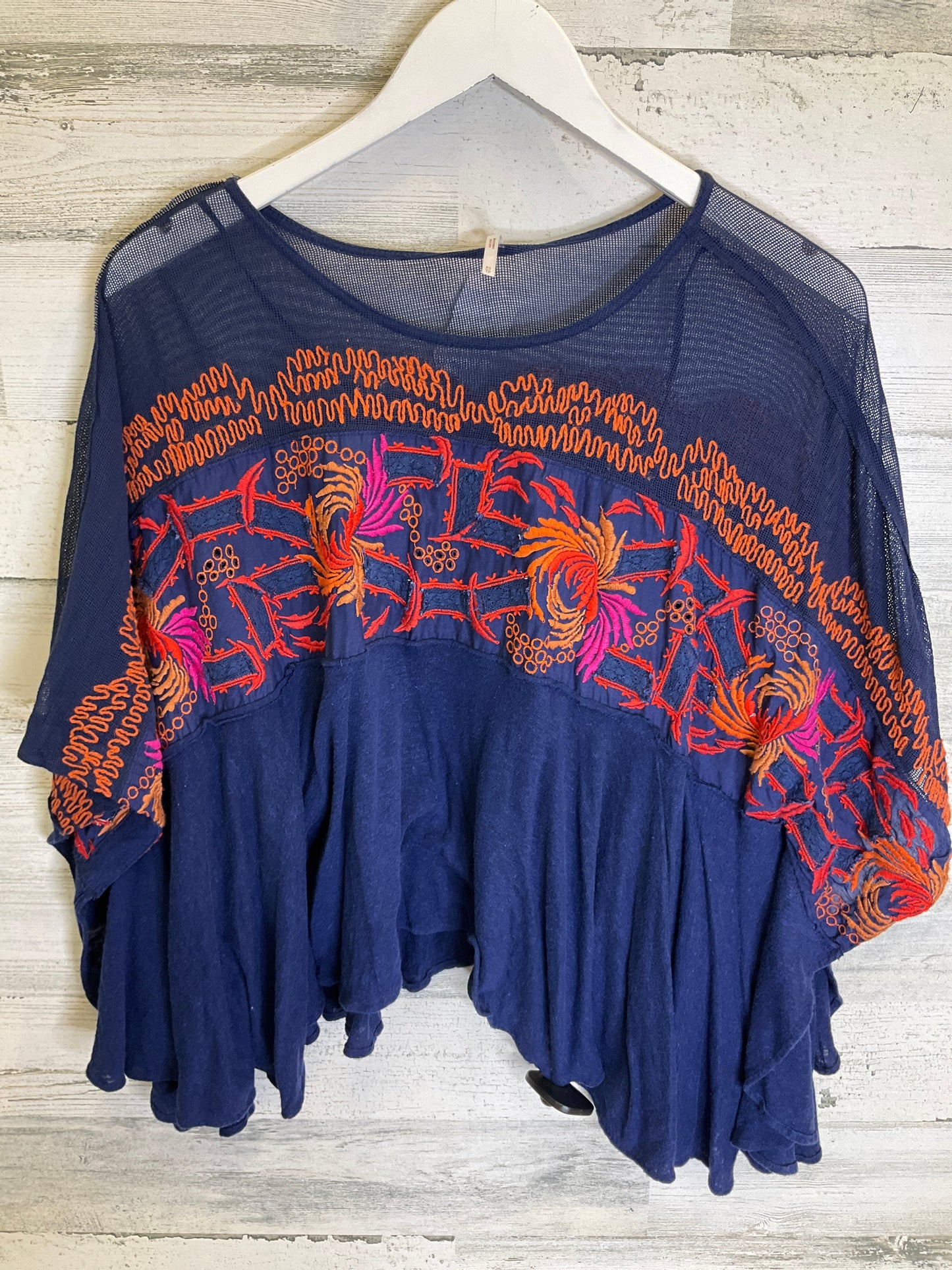 Top Short Sleeve By Free People In Navy, Size: Xs