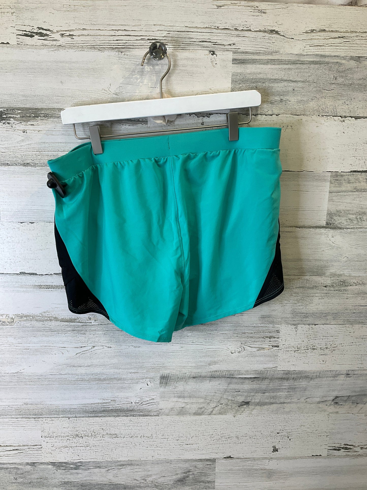 Athletic Shorts By Under Armour In Green, Size: L