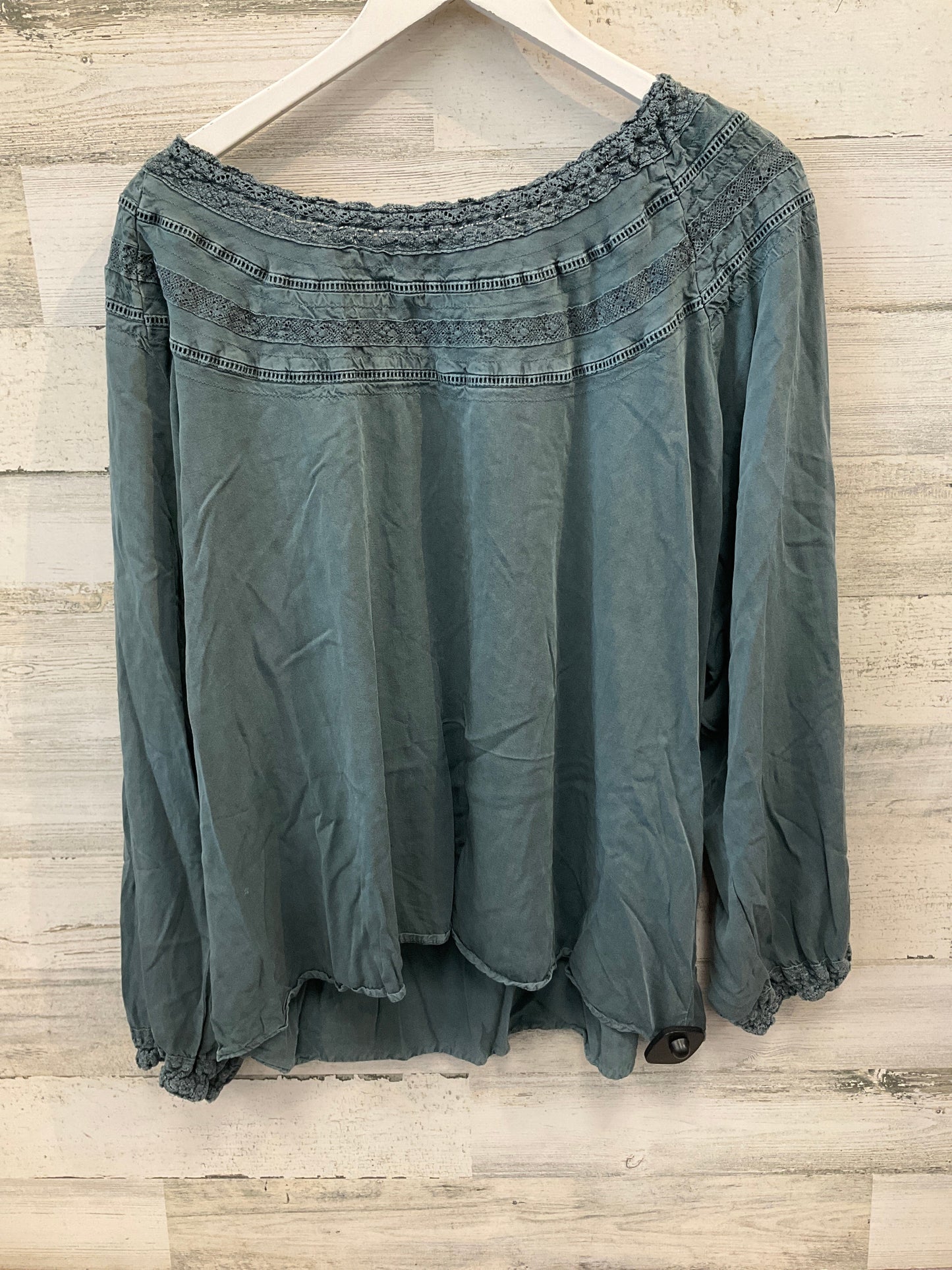 Top Long Sleeve By Torrid In Green, Size: 1x