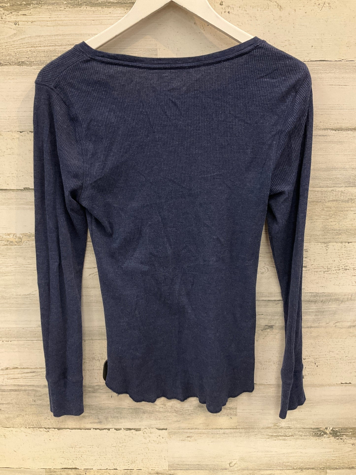 Top Long Sleeve By Old Navy In Navy, Size: M