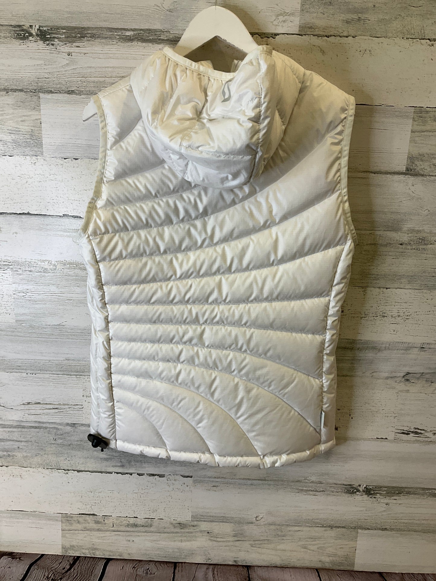 Vest Puffer & Quilted By Clothes Mentor In White, Size: M