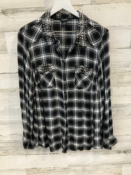 Top Long Sleeve By Torrid In Black & White, Size: 2x