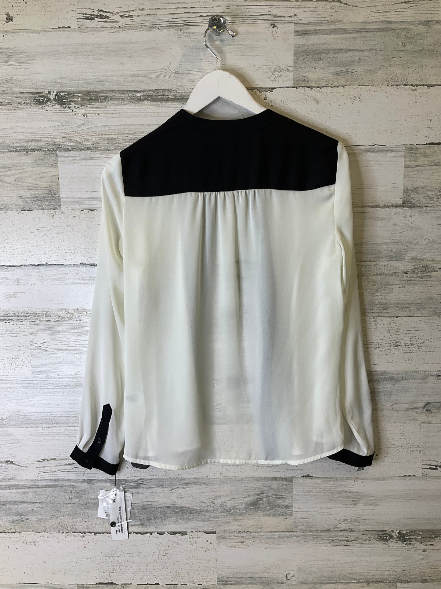 Blouse Long Sleeve By Liz Claiborne In Cream, Size: M