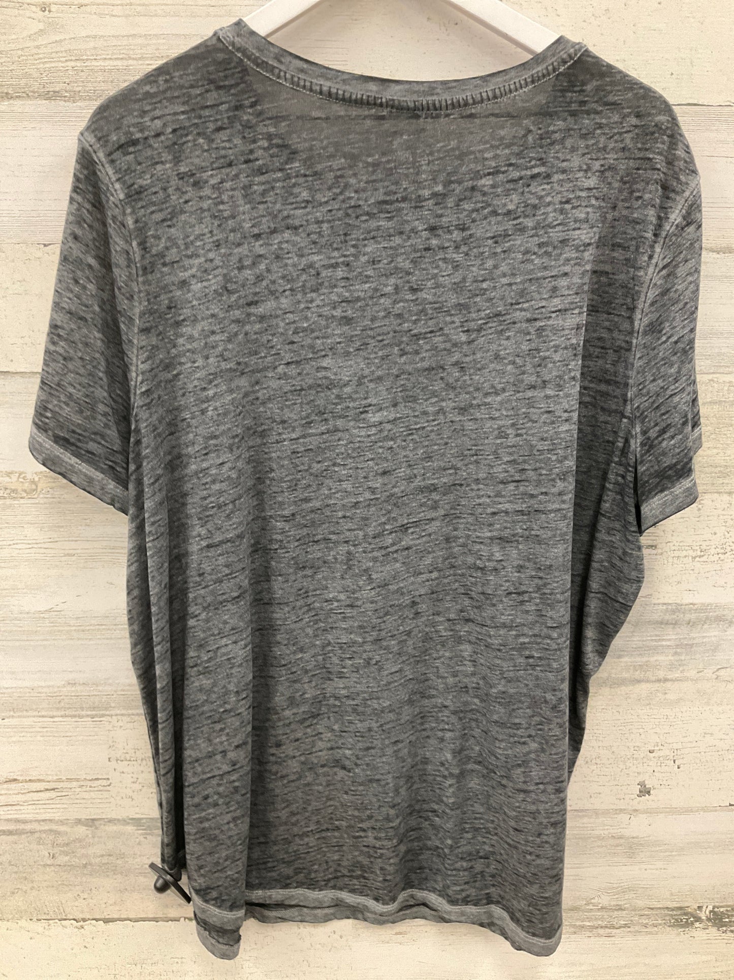 Top Short Sleeve By Clothes Mentor In Grey, Size: 2x