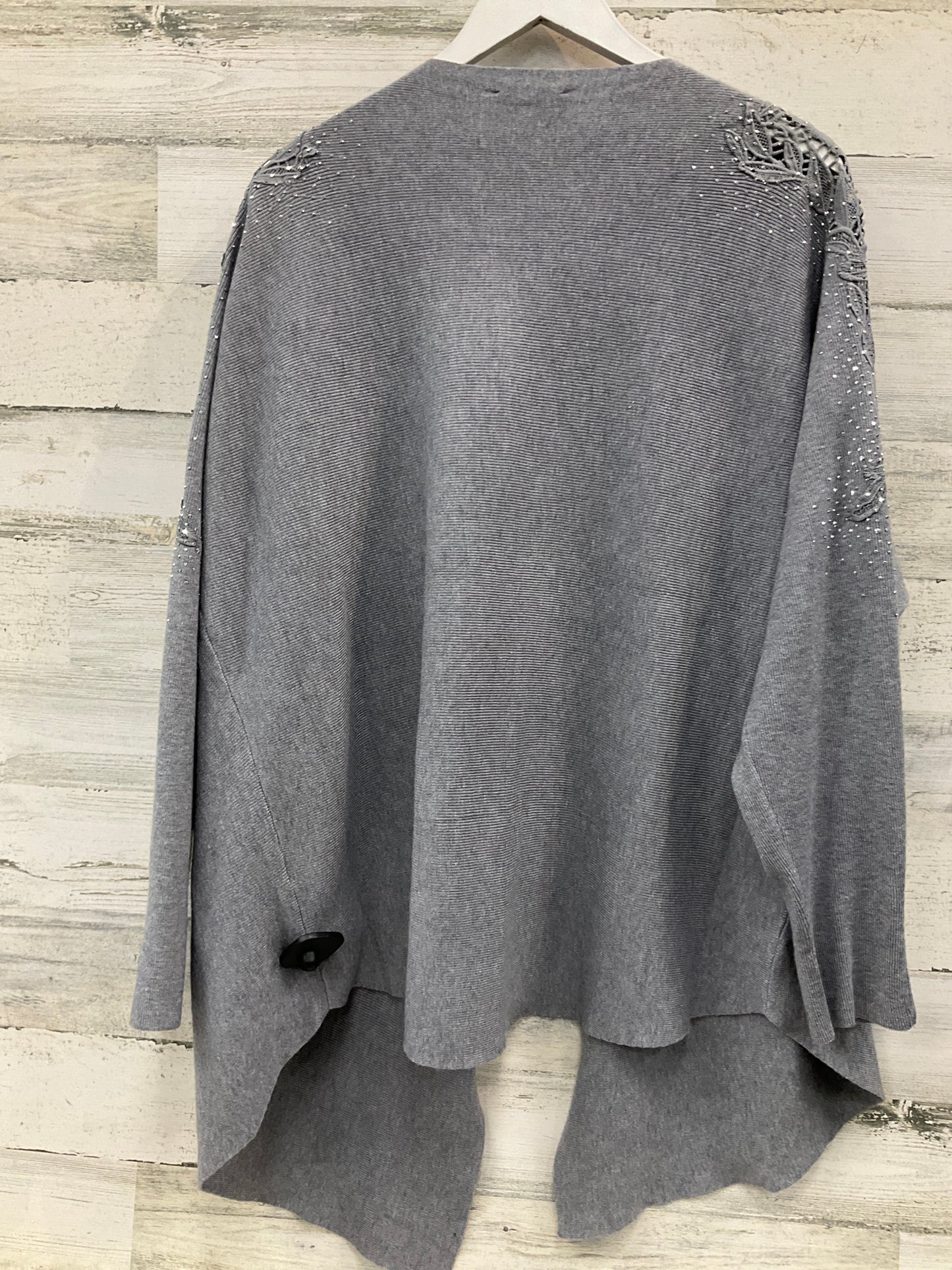 Sweater Cardigan By Clothes Mentor In Grey, Size: 1x