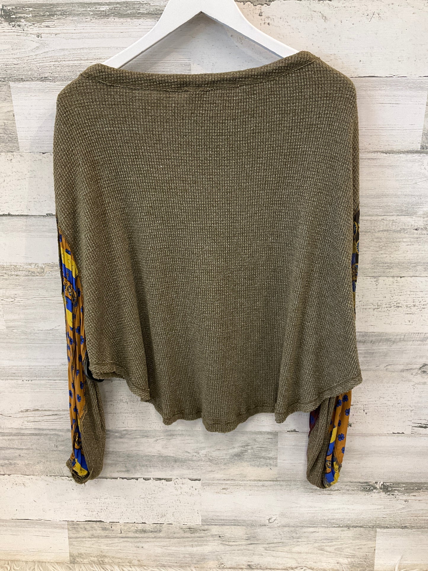 Top Long Sleeve By We The Free In Green, Size: Xs