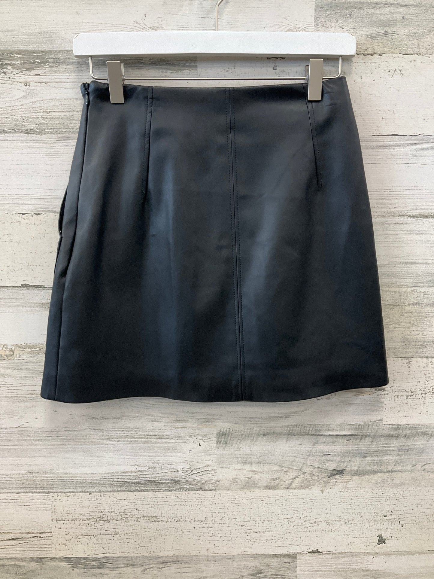 Skirt Mini & Short By H&m In Black, Size: 4