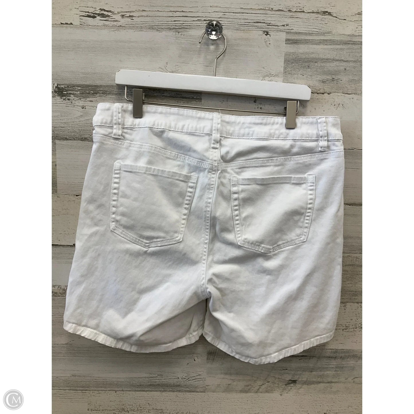 Shorts By Clothes Mentor In White, Size: 14