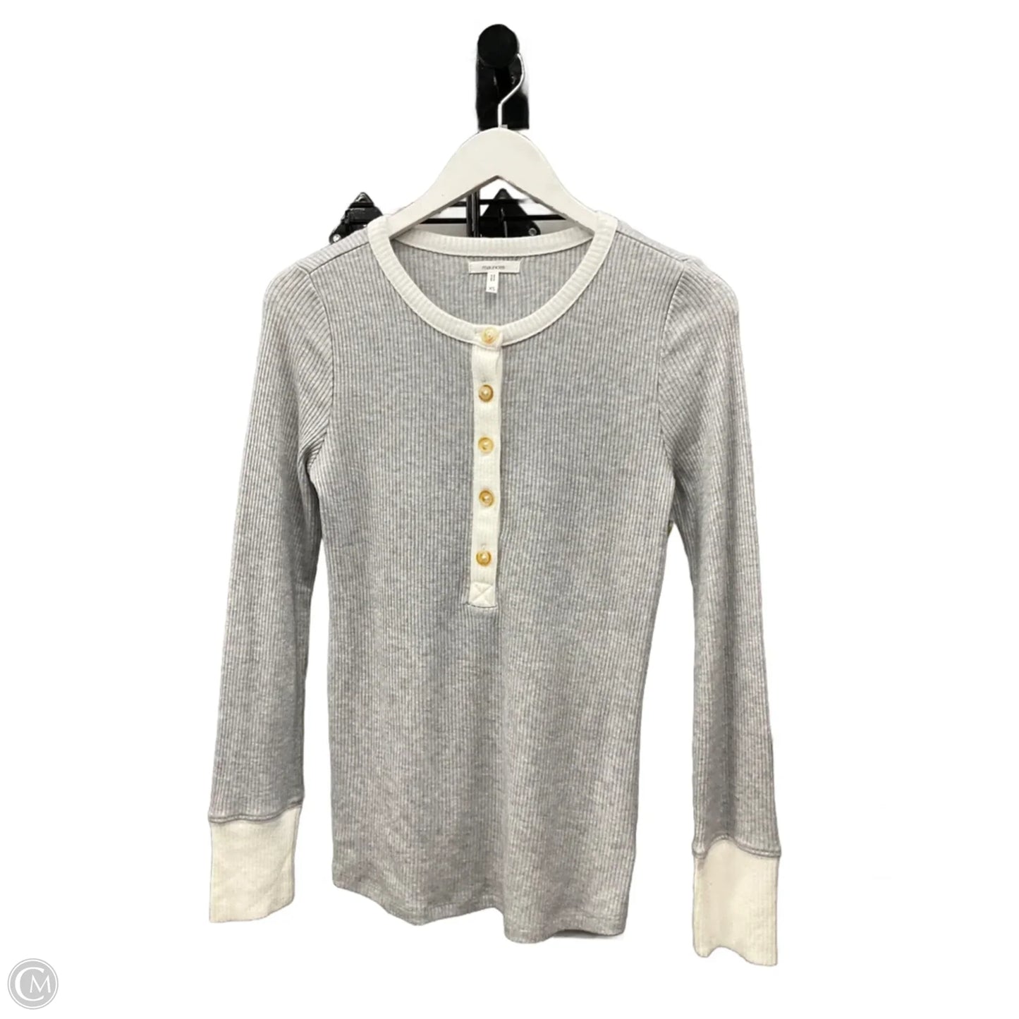 Top Long Sleeve By Maurices In Grey, Size: Xs