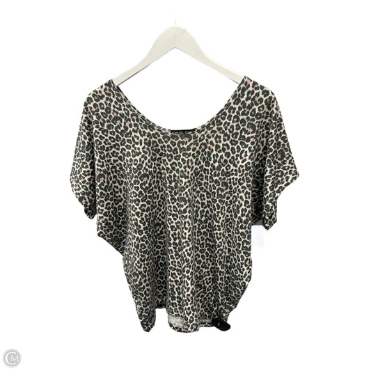 Top Short Sleeve By Kim & Cami In Animal Print, Size: M