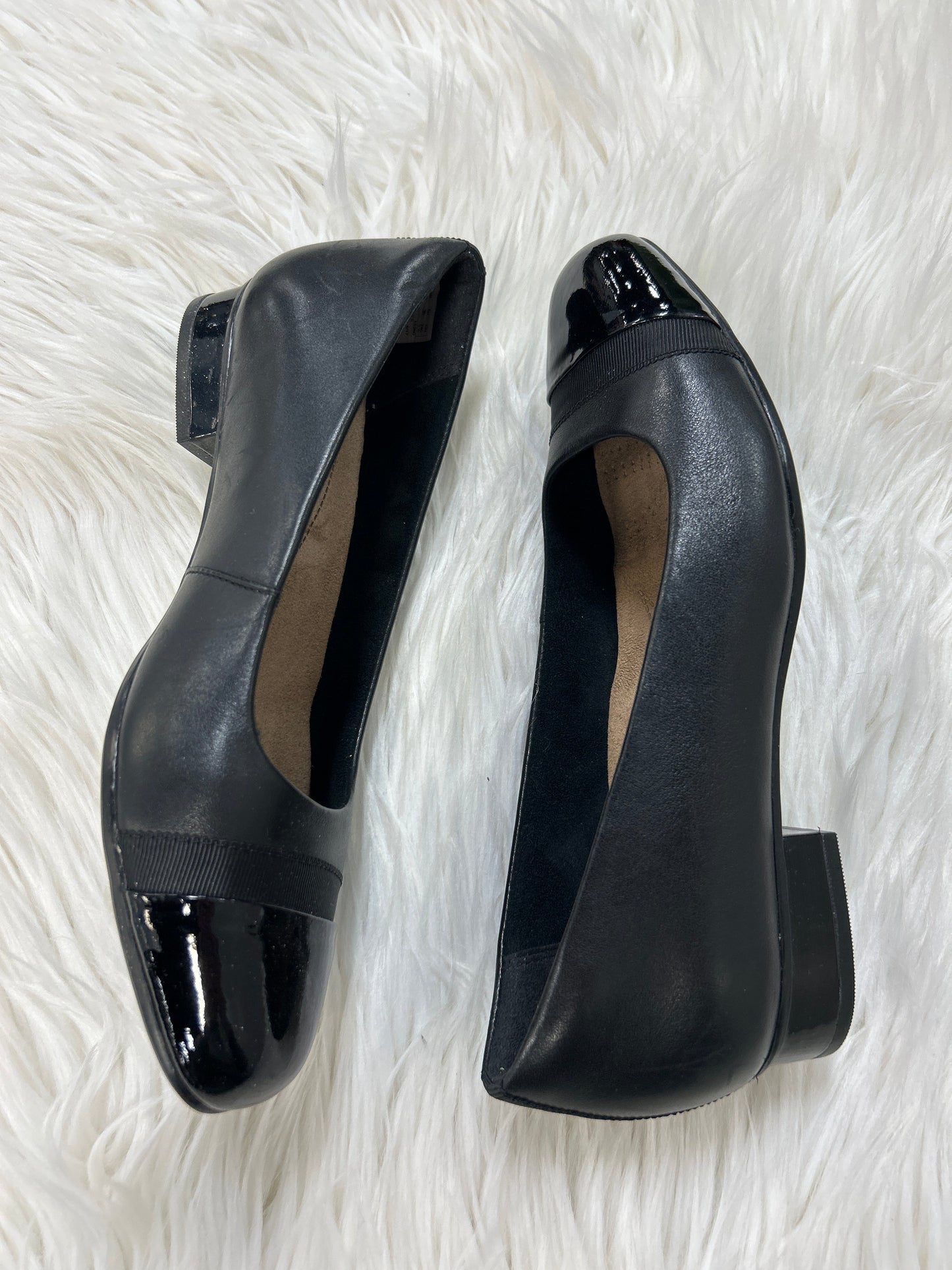 Shoes Flats By Clarks In Black, Size:7.5