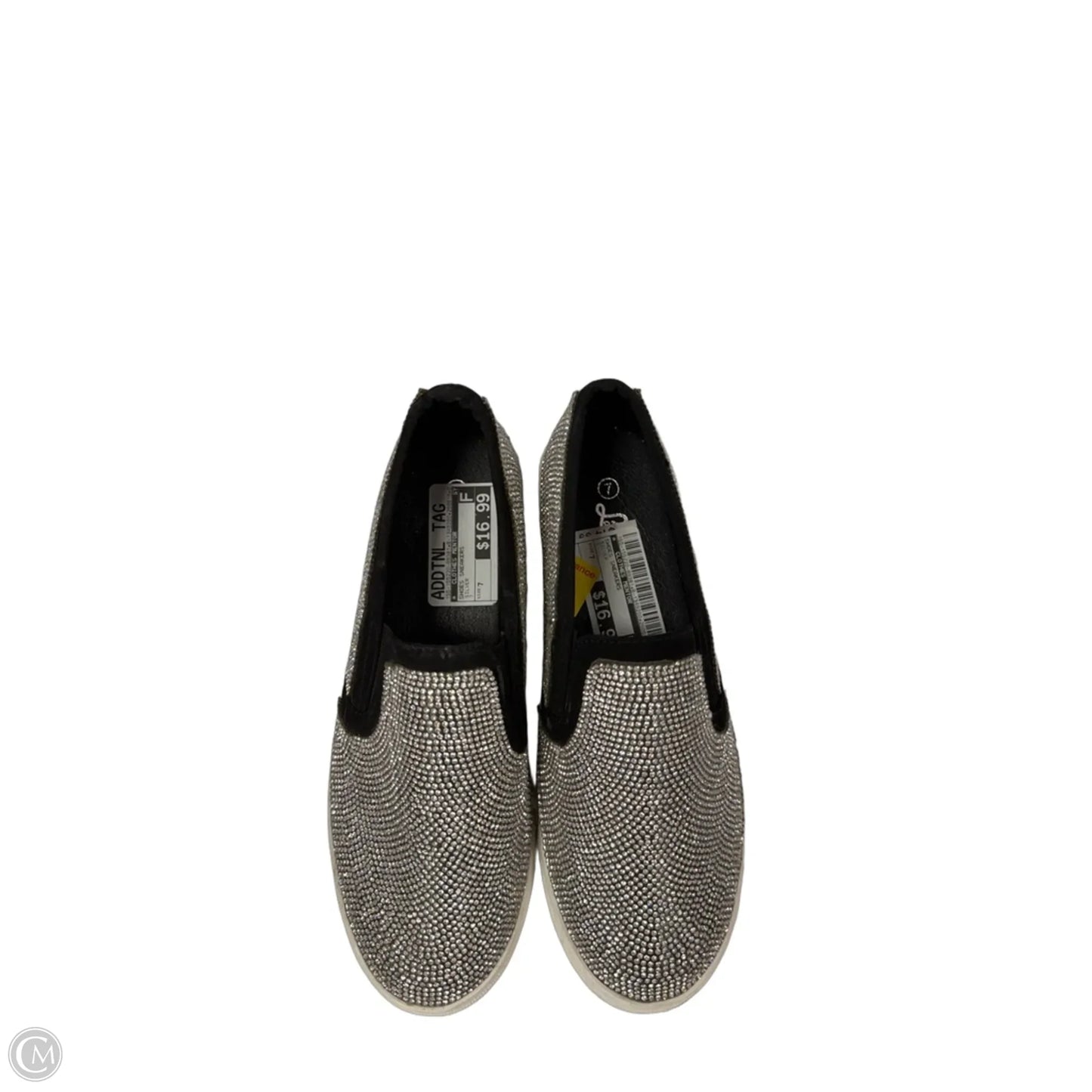 Shoes Sneakers By Clothes Mentor In Silver, Size: 7