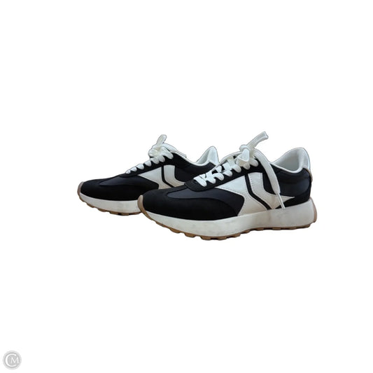Shoes Sneakers By Steve Madden In Black & White, Size: 8
