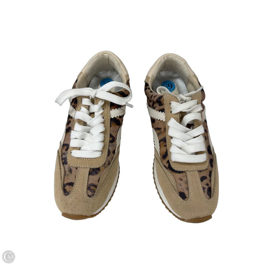 Shoes Sneakers By Dolce Vita In Animal Print, Size: 6.5
