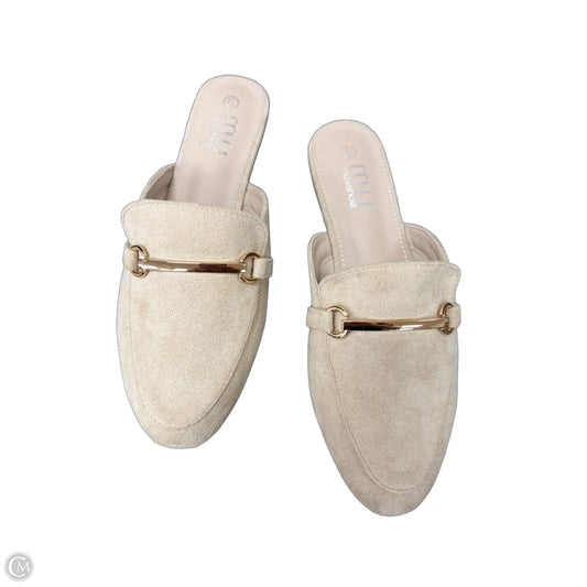 Shoes Flats By Clothes Mentor In Tan, Size: 6